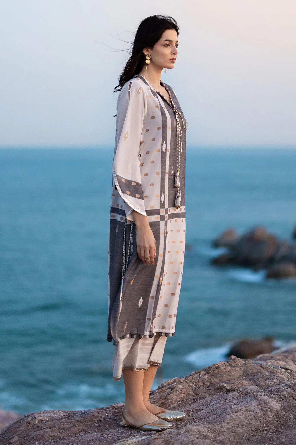 2 Piece Jacquard Suit - Image 3