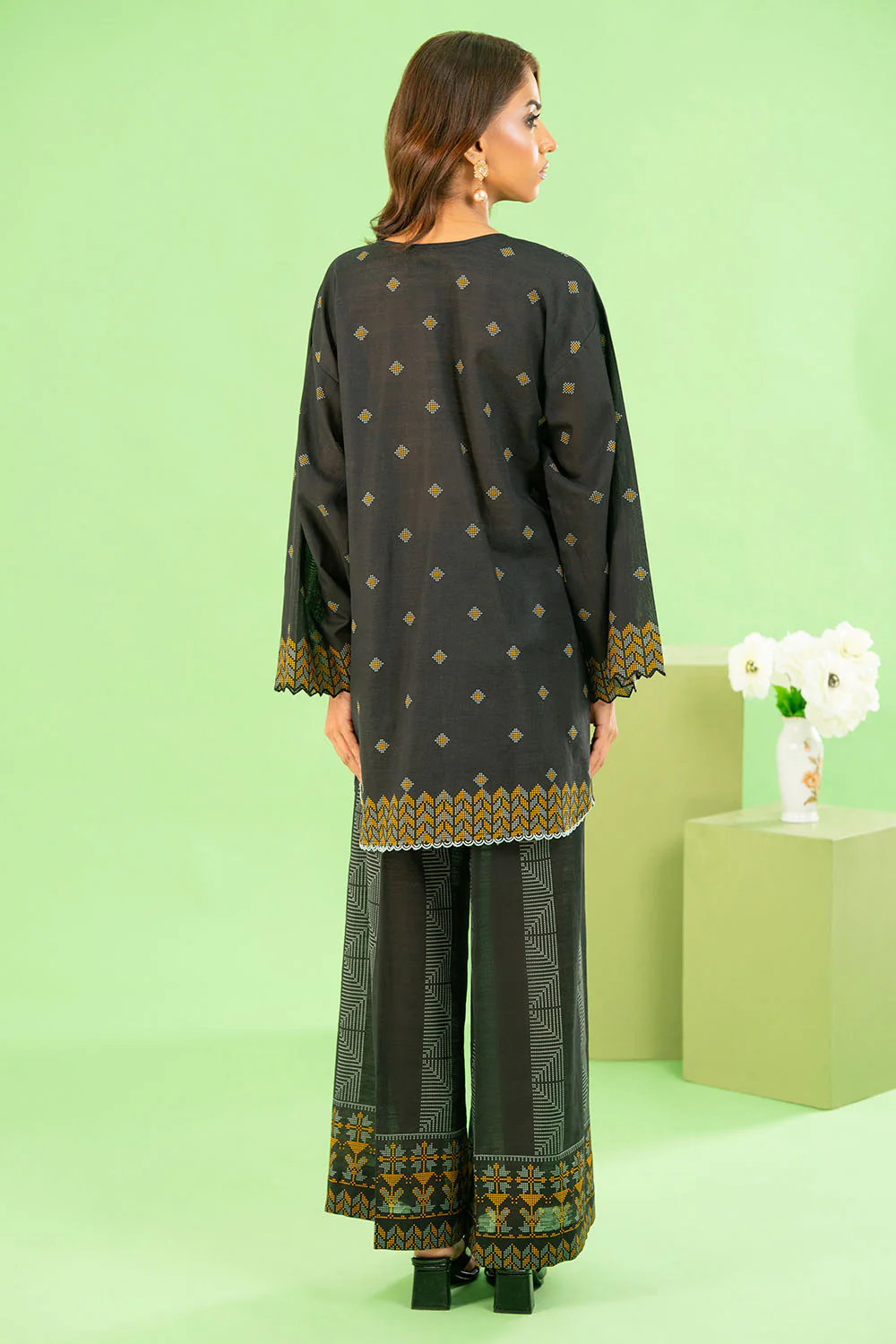 2 Piece Printed Khaddar Suit - Image 3