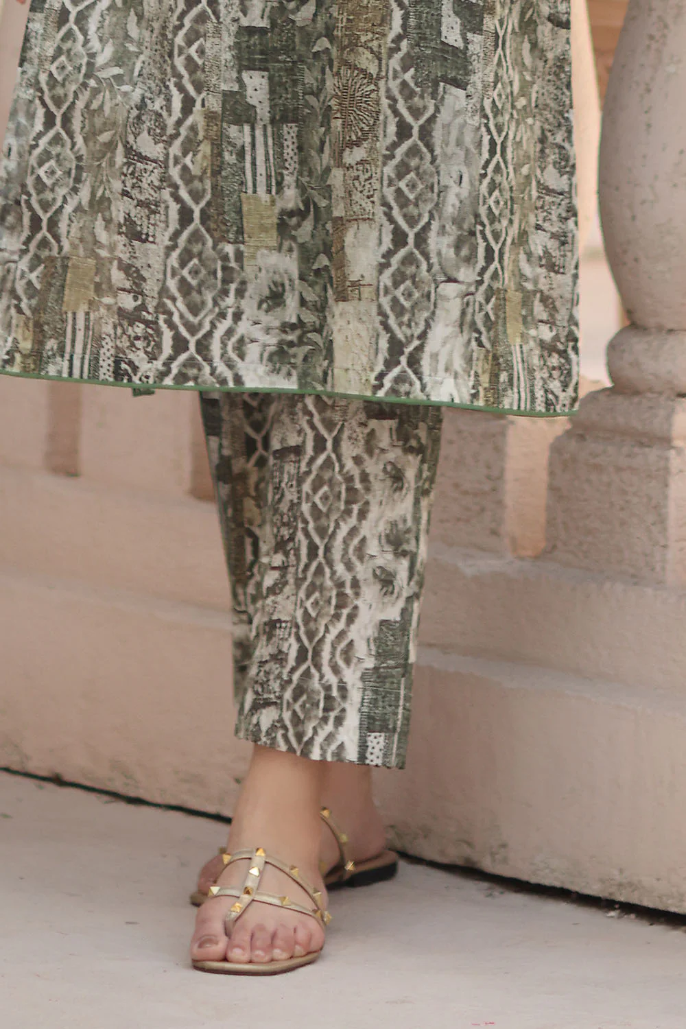 2 Piece Printed Lawn Suit - Image 5