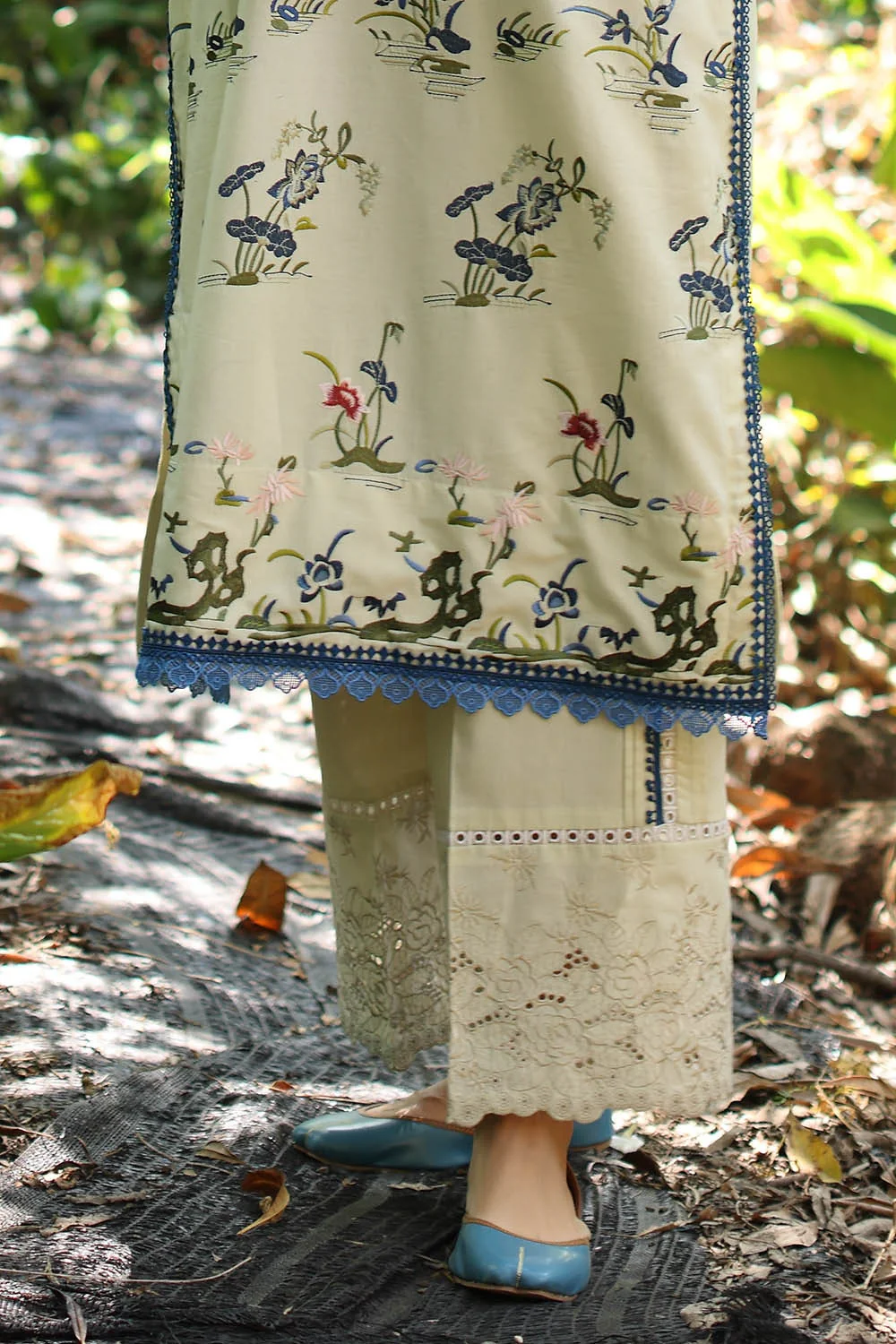 2 Piece Unstitched Embroidered Lawn Suit - Image 6