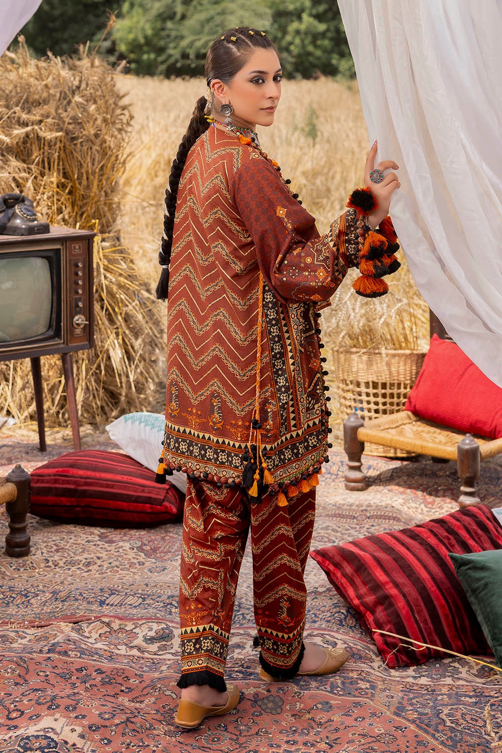 2 Piece Unstitched Gold Printed Lawn Suit - Image 5