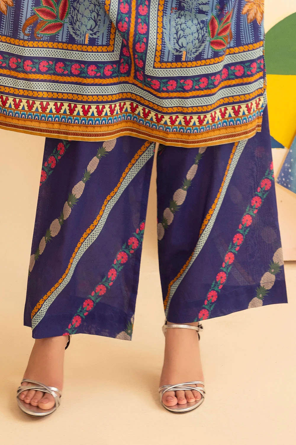 2 Piece Unstitched Printed Lawn Suit - Image 4