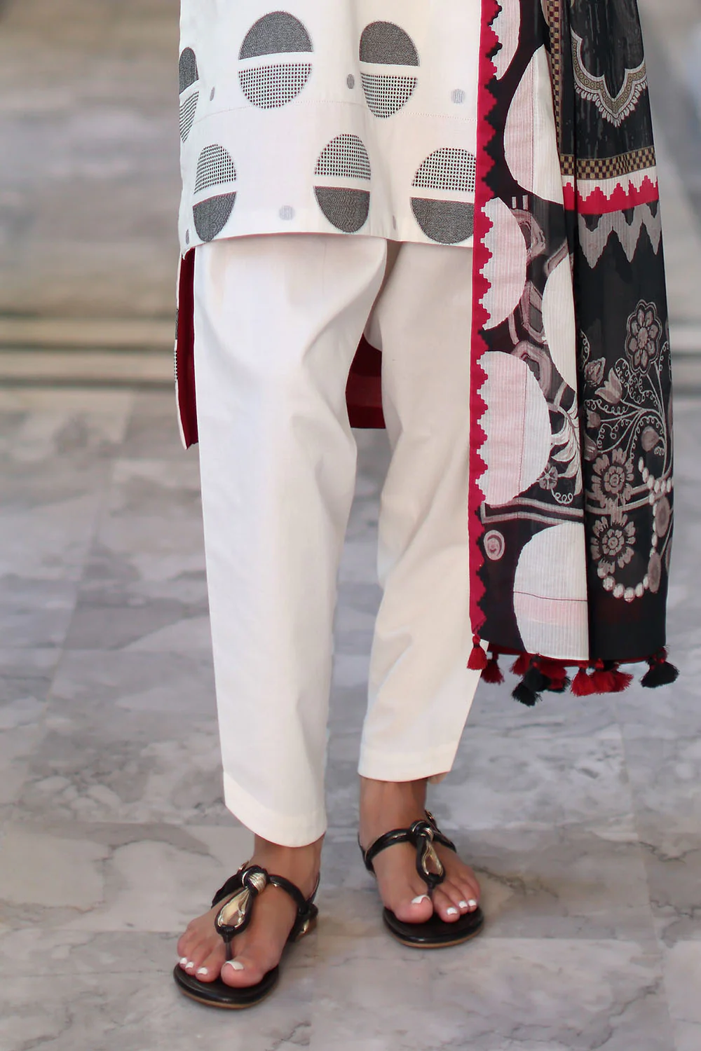 3 Piece Embroidered Jacquard Suit - Image 5