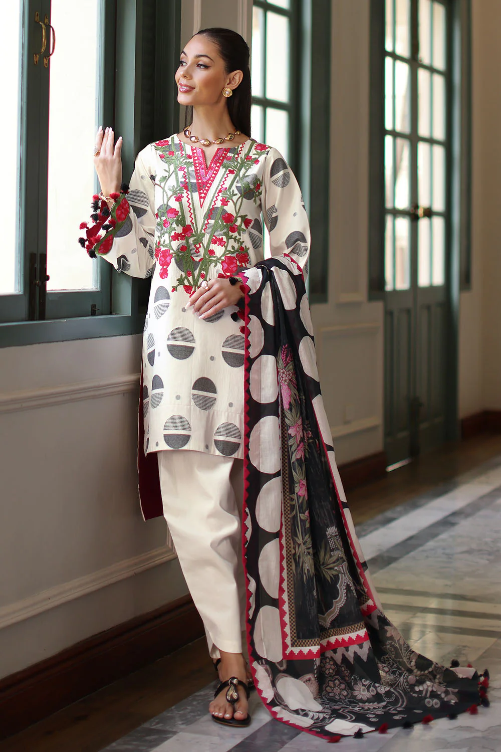 3 Piece Embroidered Jacquard Suit - Image 6