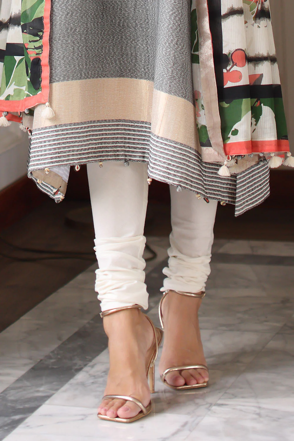 3 Piece Embroidered Jacquard Suit - Image 4
