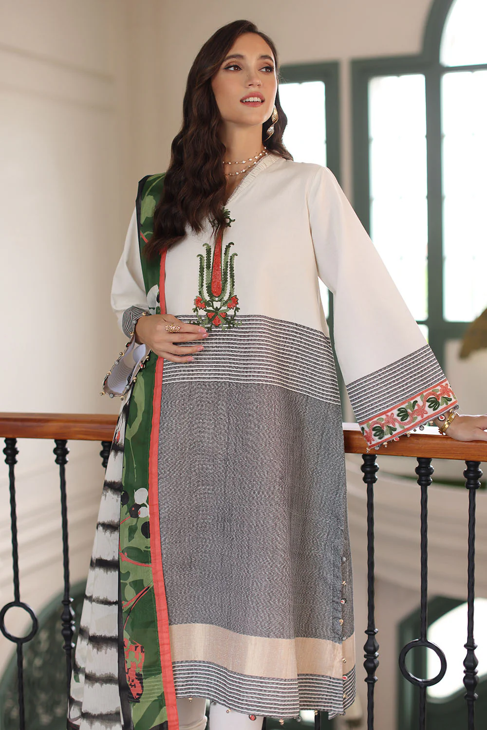 3 Piece Embroidered Jacquard Suit - Image 5
