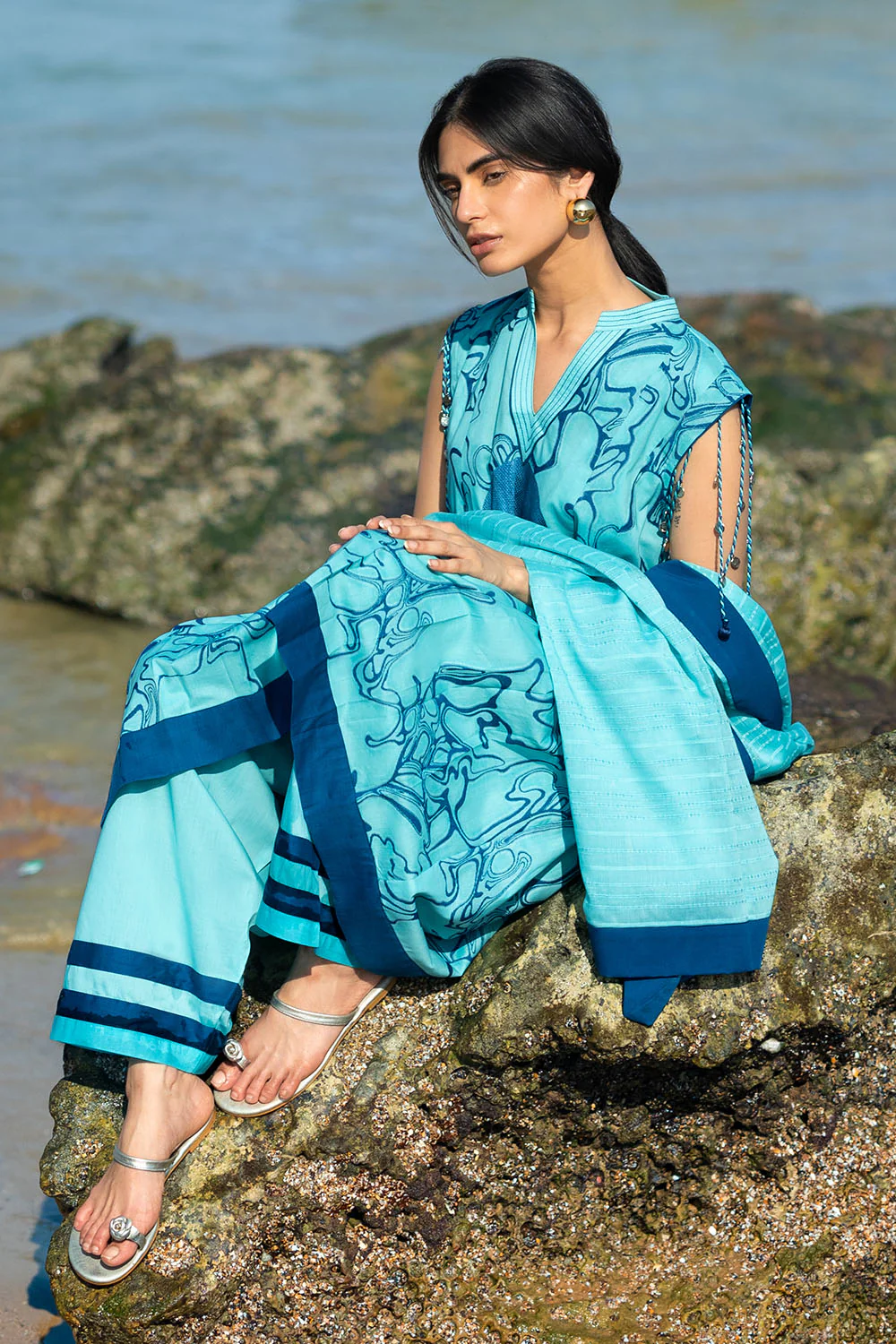 3 Piece Embroidered Jacquard Suit with Cotton Leno Dupatta - Image 4