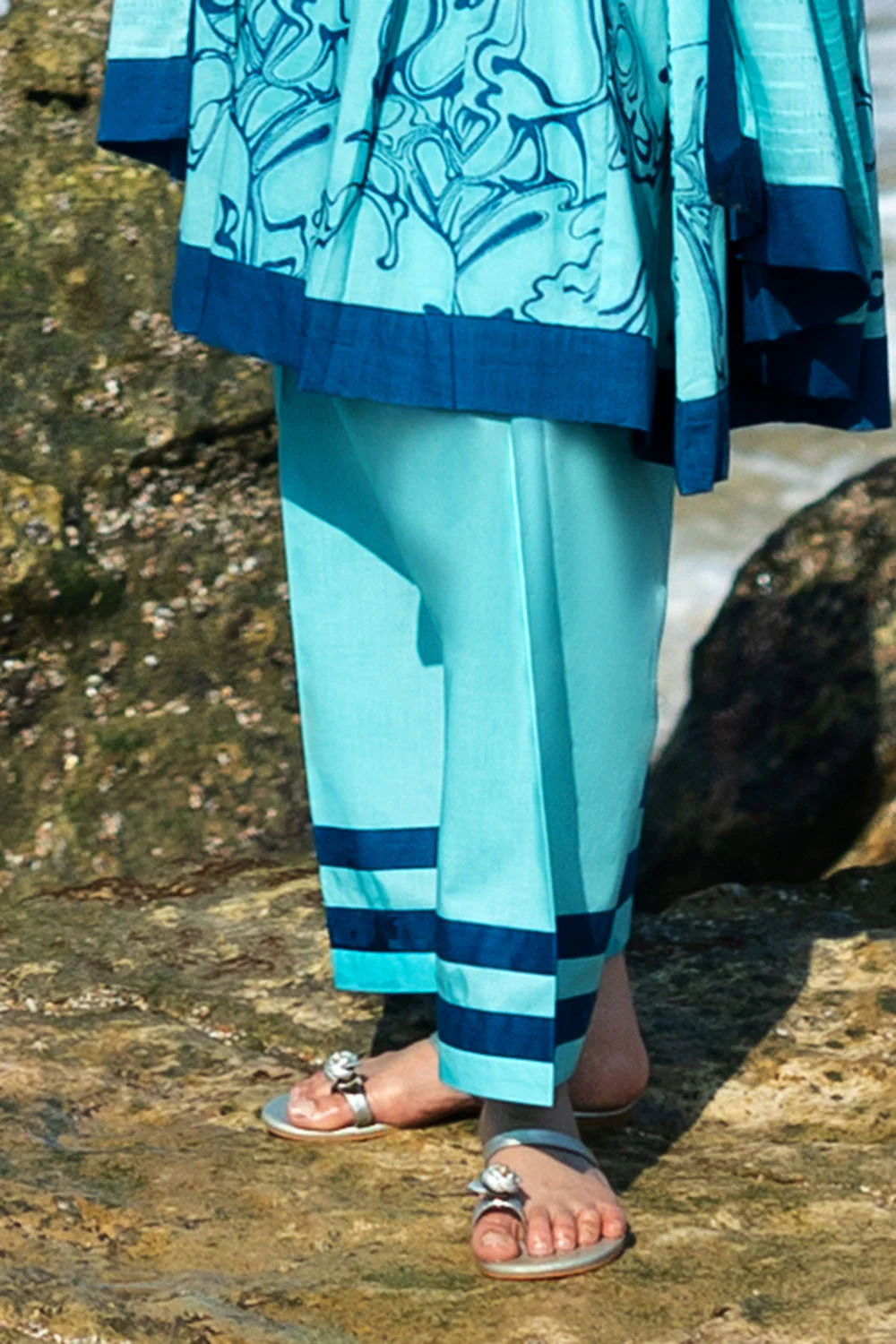 3 Piece Embroidered Jacquard Suit with Cotton Leno Dupatta - Image 5