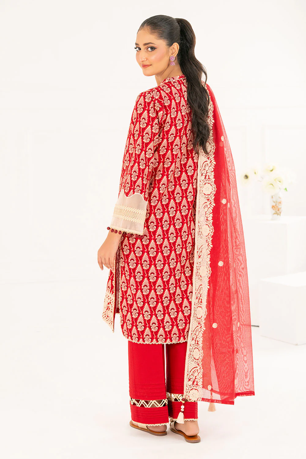 3 Piece Embroidered Khaddar Suit with Net Dupatta - Image 4