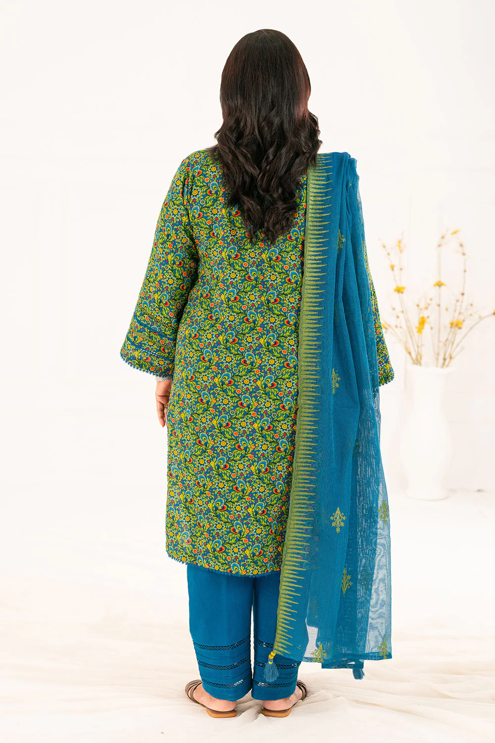 3 Piece Embroidered Khaddar Suit with Net Dupatta - Image 4