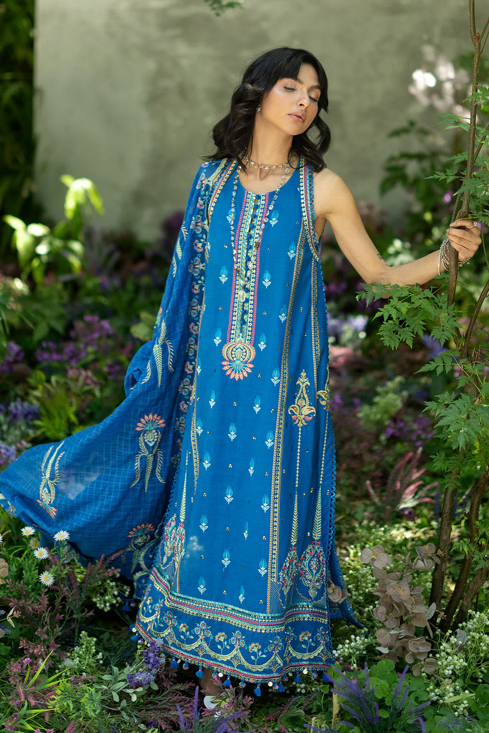 3 Piece Embroidered Lawn Suit with Embroidered Borders and Embroidered Paper Cotton Dupatta - Image 4