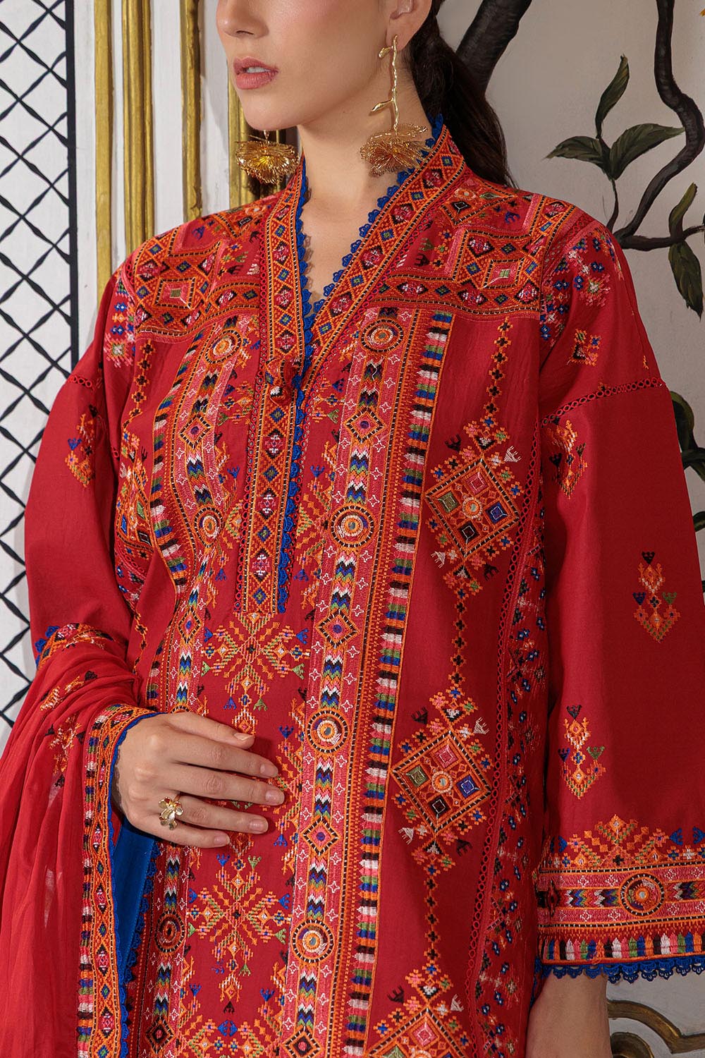 3 Piece Embroidered Lawn Suit with Embroidered Borders - Image 2