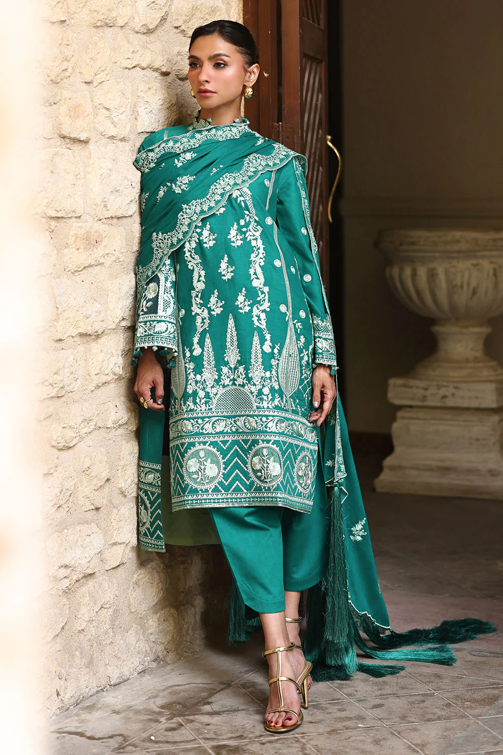 3 Piece Embroidered Lawn Suit with Organza Applique Borders and Embroidered Denting Lawn Dupatta - Image 3