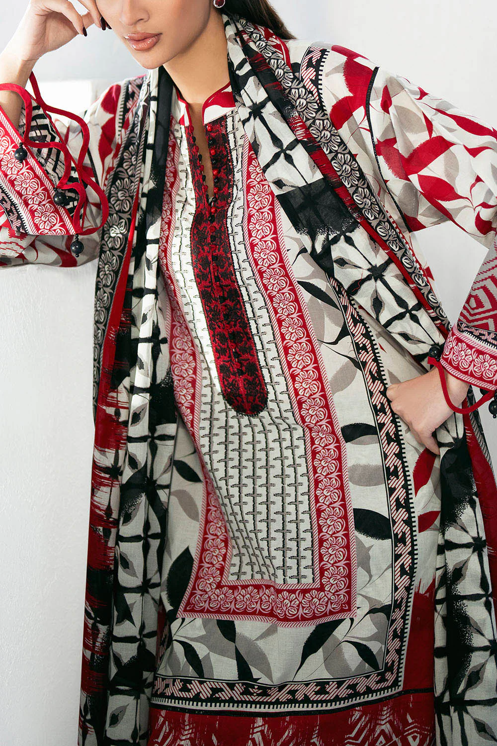 3 Piece Embroidered Printed Lawn Suit - Image 2
