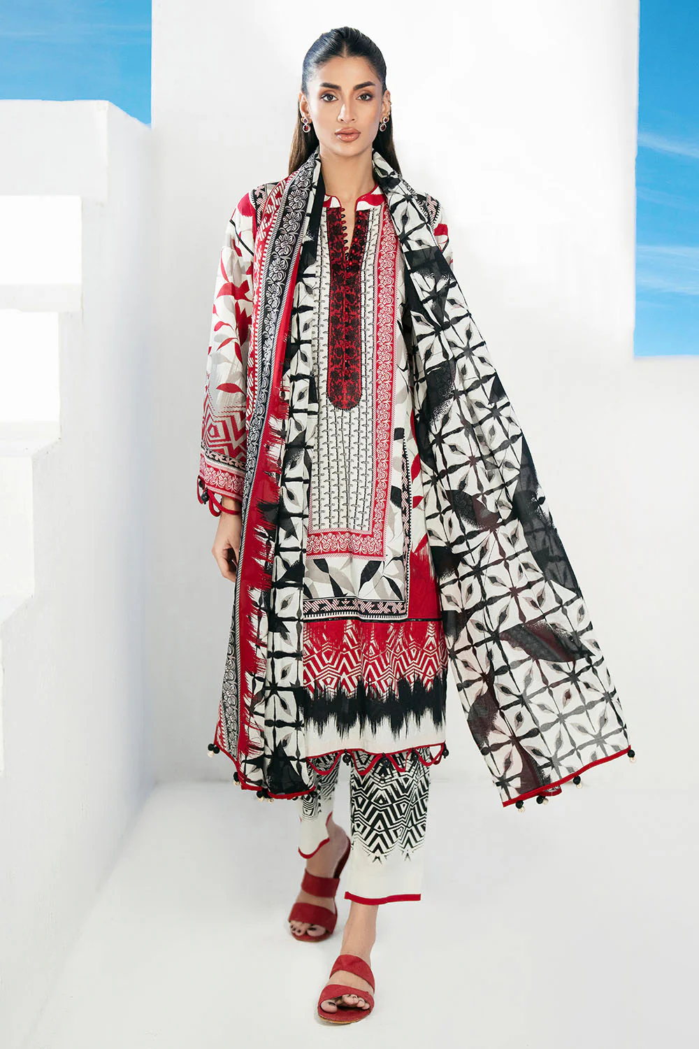 3 Piece Embroidered Printed Lawn Suit - Image 3