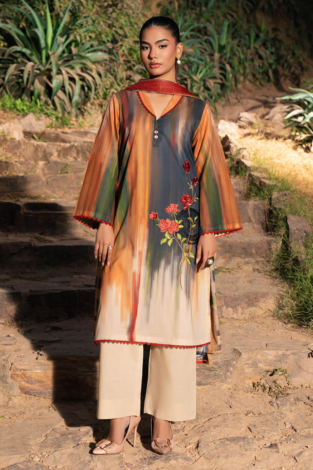 3 Piece Embroidered Printed Lawn Suit - Image 6