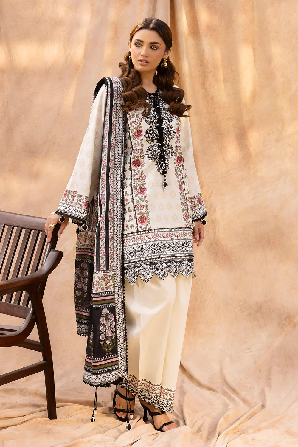3 Piece Embroidered Printed Lawn Suit with Printed Trouser - Image 3