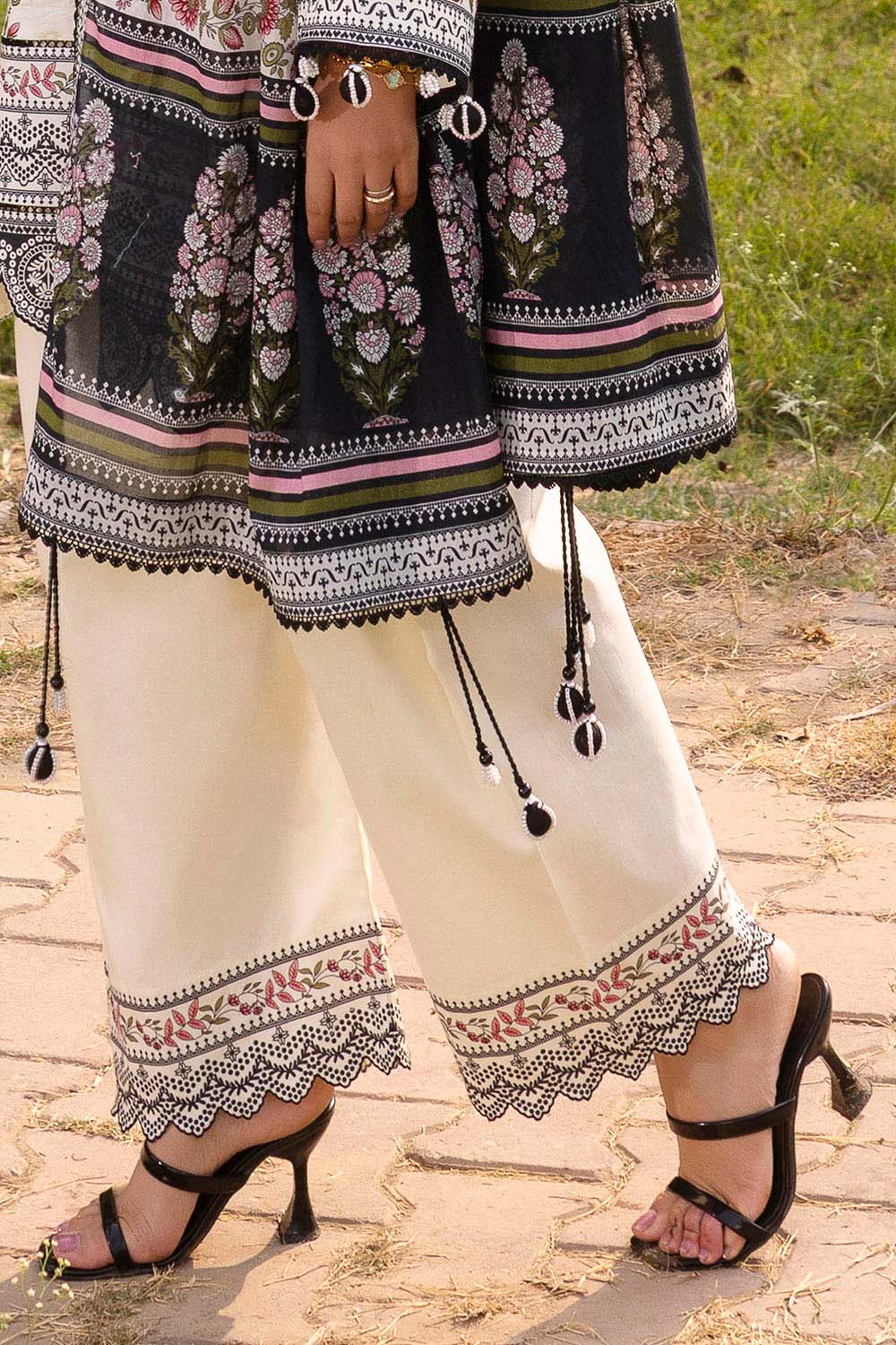 3 Piece Embroidered Printed Lawn Suit with Printed Trouser - Image 5