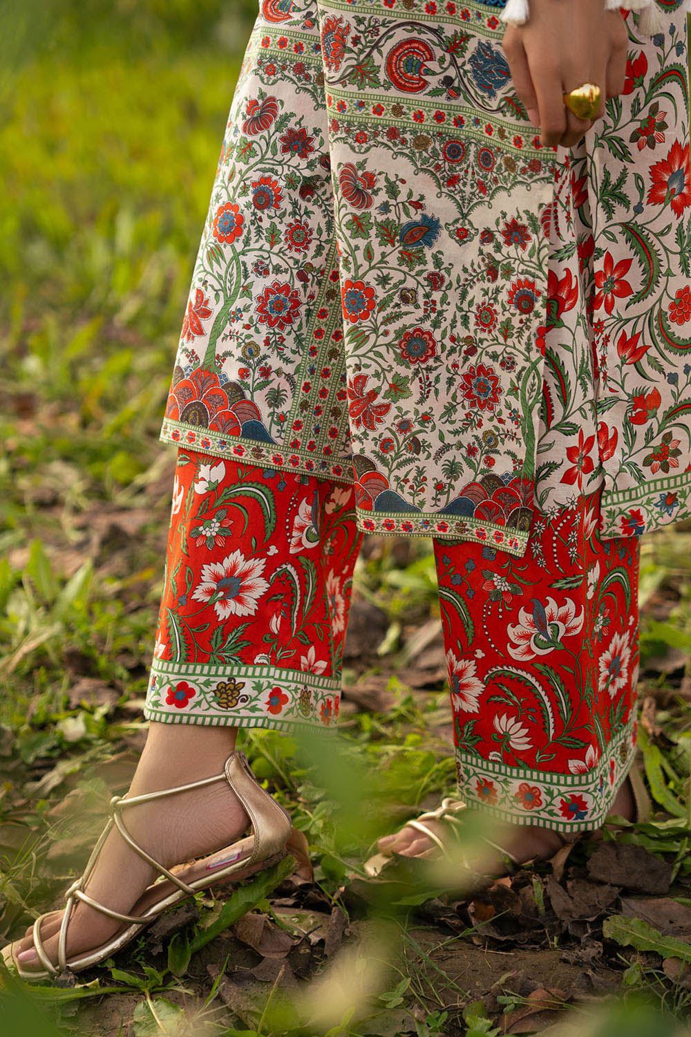 3 Piece Embroidered Printed Lawn Suit with Printed Trouser - Image 5