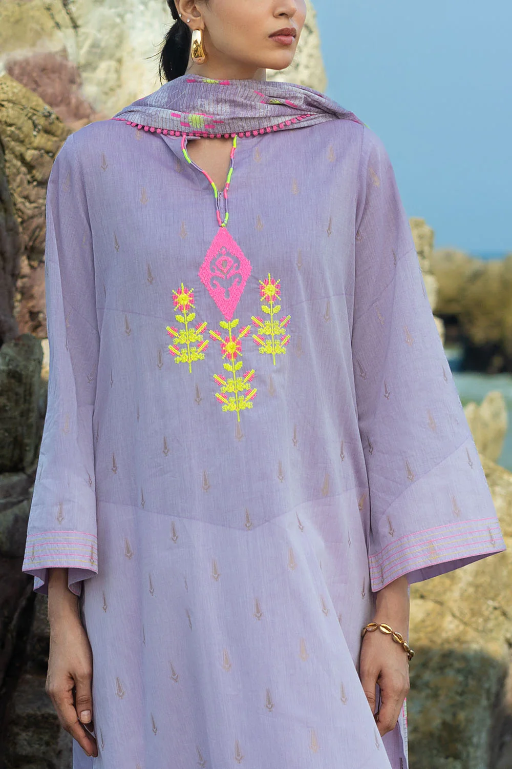 3 Piece Embroidered Yarn Dyed Jacquard Suit with Lacquer Printed Jacquard Dupatta - Image 2