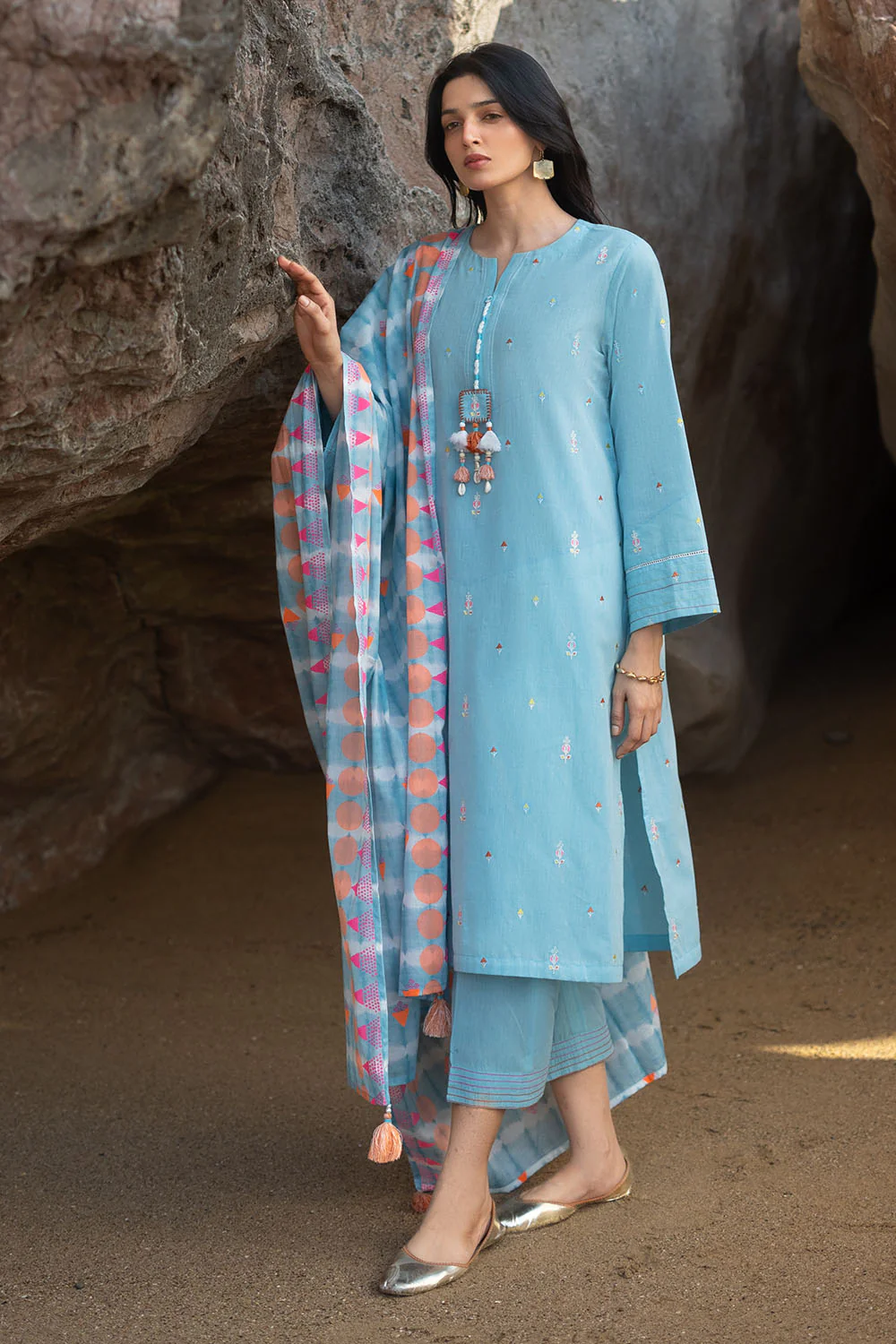 3 Piece Embroidered Yarn Dyed Jacquard Suit with Lacquer Printed Jacquard Dupatta - Image 3