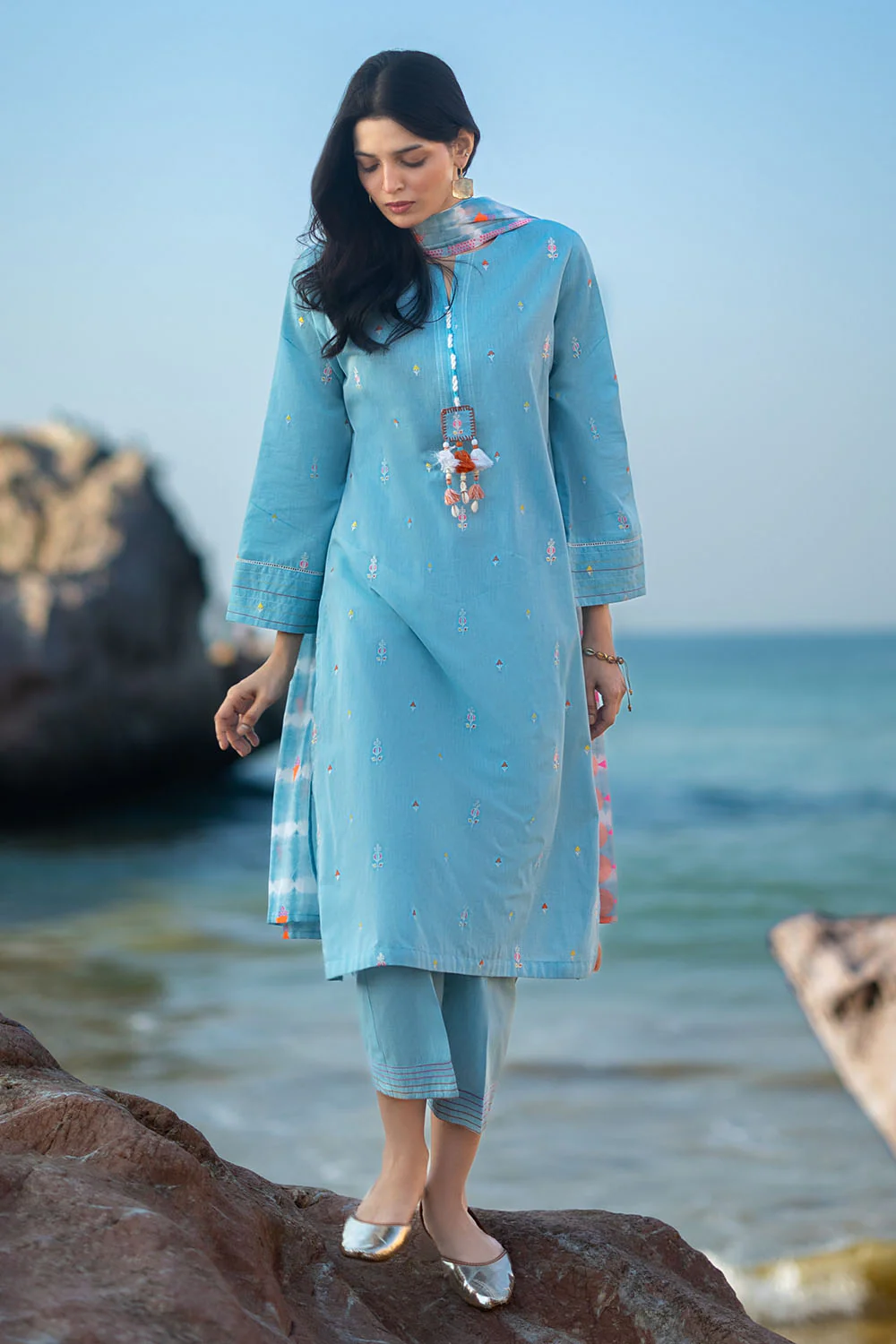 3 Piece Embroidered Yarn Dyed Jacquard Suit with Lacquer Printed Jacquard Dupatta - Image 6
