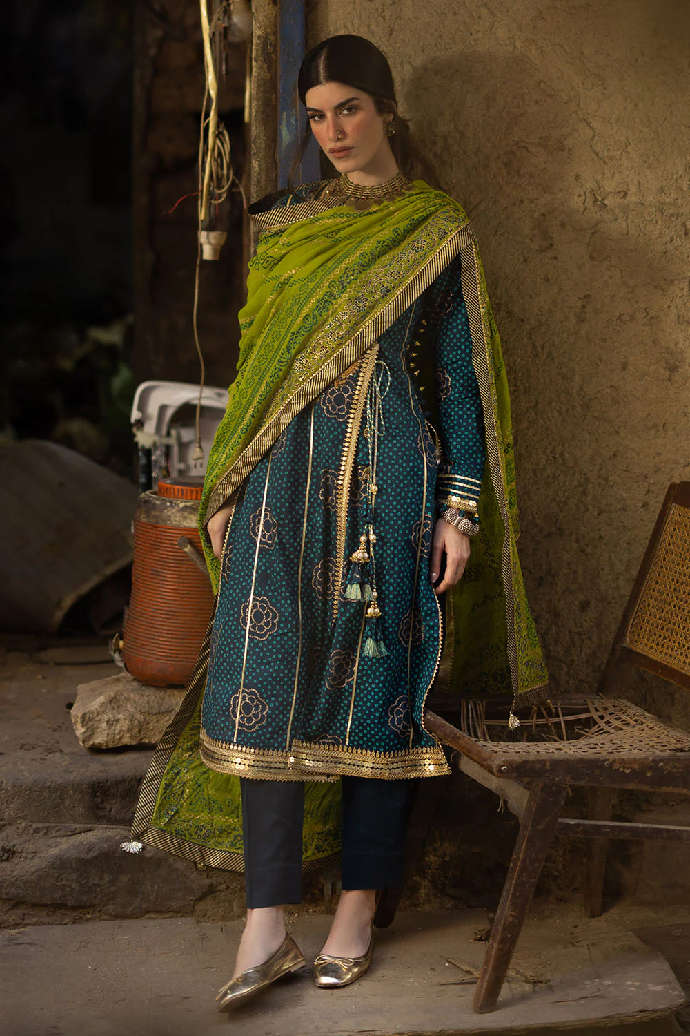 3 Piece Gold and Lacquer Printed Lawn Suit with Gold and Lacquer Printed Chiffon Dupatta and Dyed Trouser - Image 6