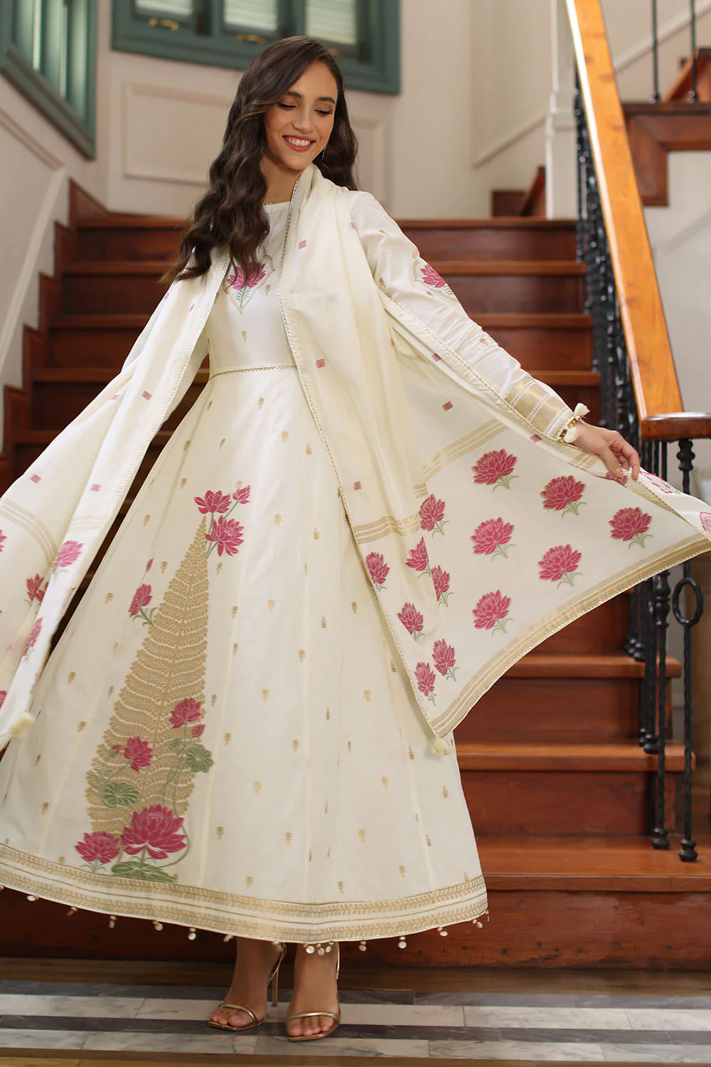 3 Piece Jacquard Suit - Image 6