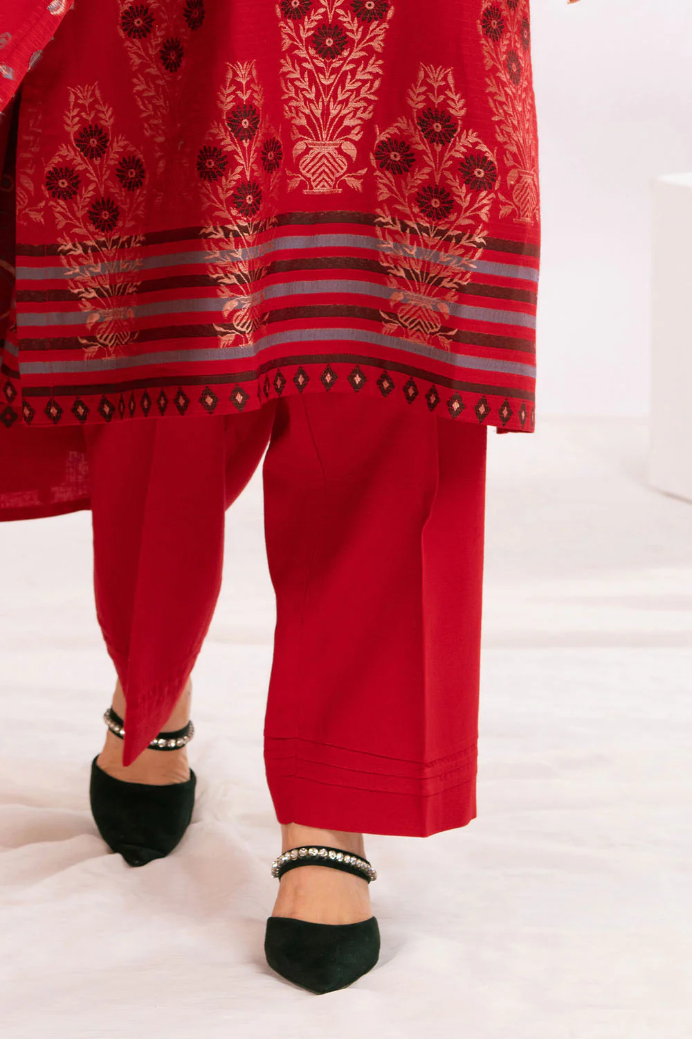 3 Piece Jacquard Suit with Dupatta - Image 5