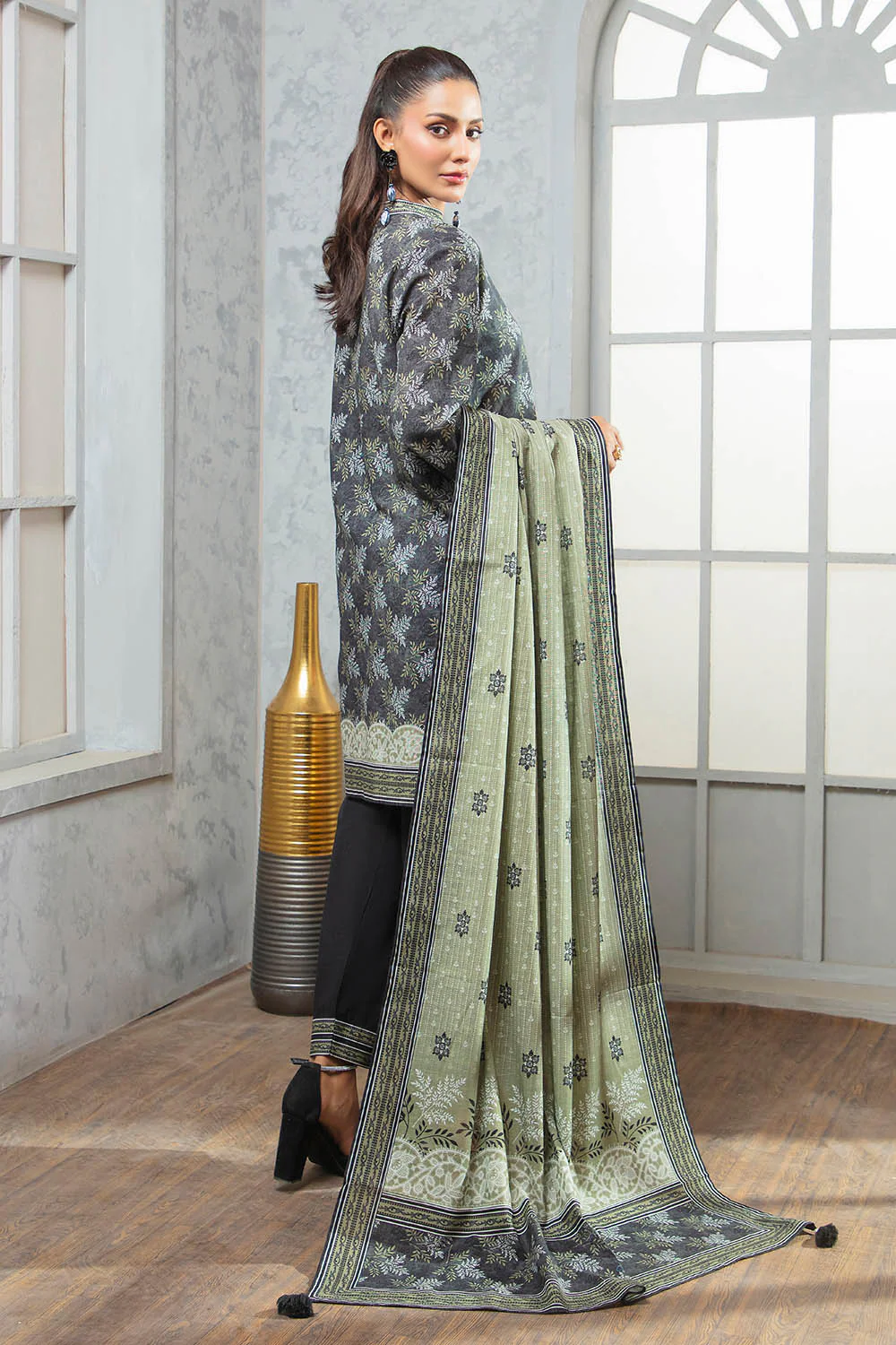 3 Piece Khaddar Suit with Dupatta - Image 4