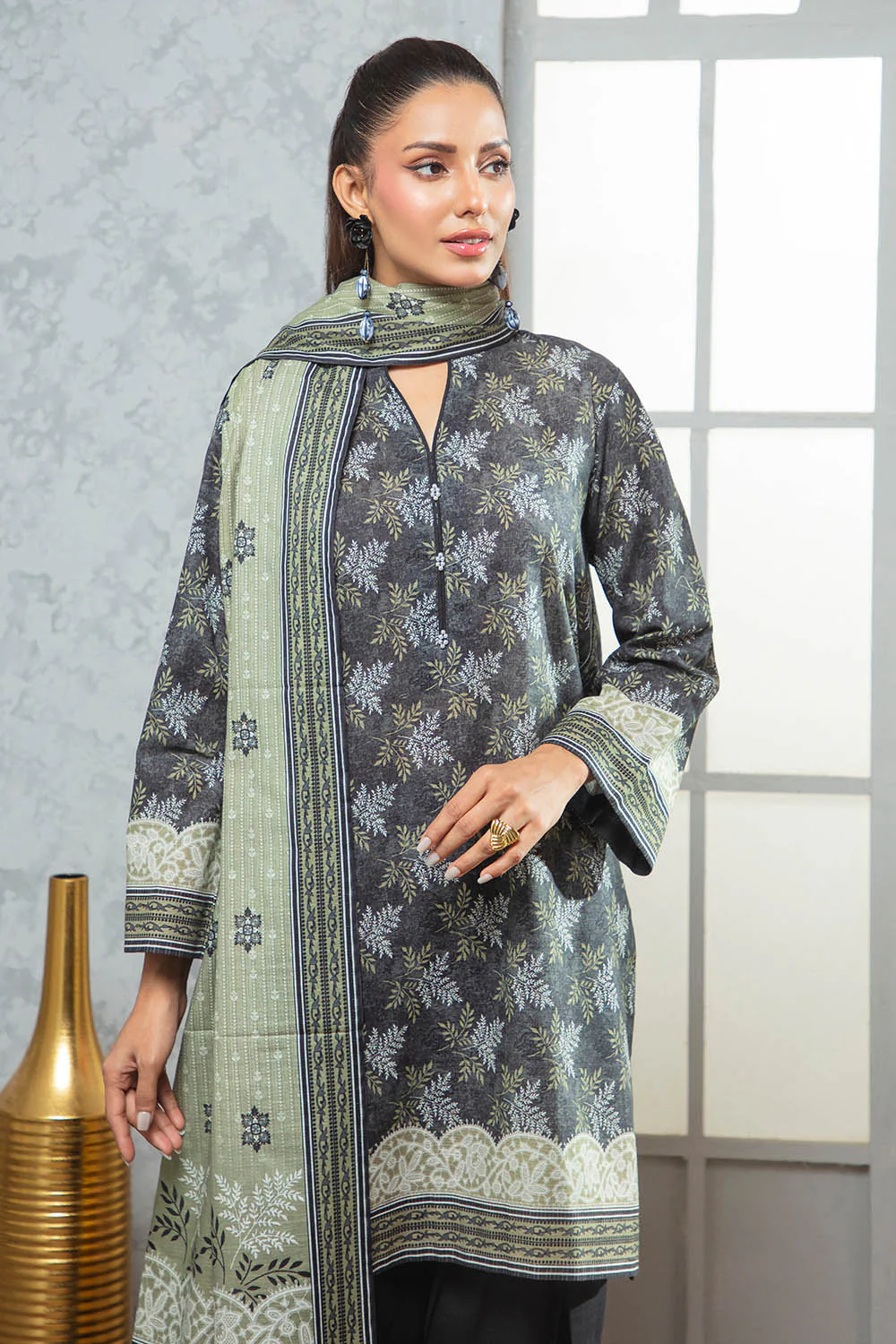 3 Piece Khaddar Suit with Dupatta - Image 6