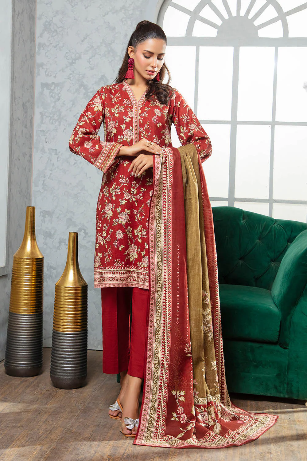 3 Piece Khaddar Suit with Dupatta - Image 3