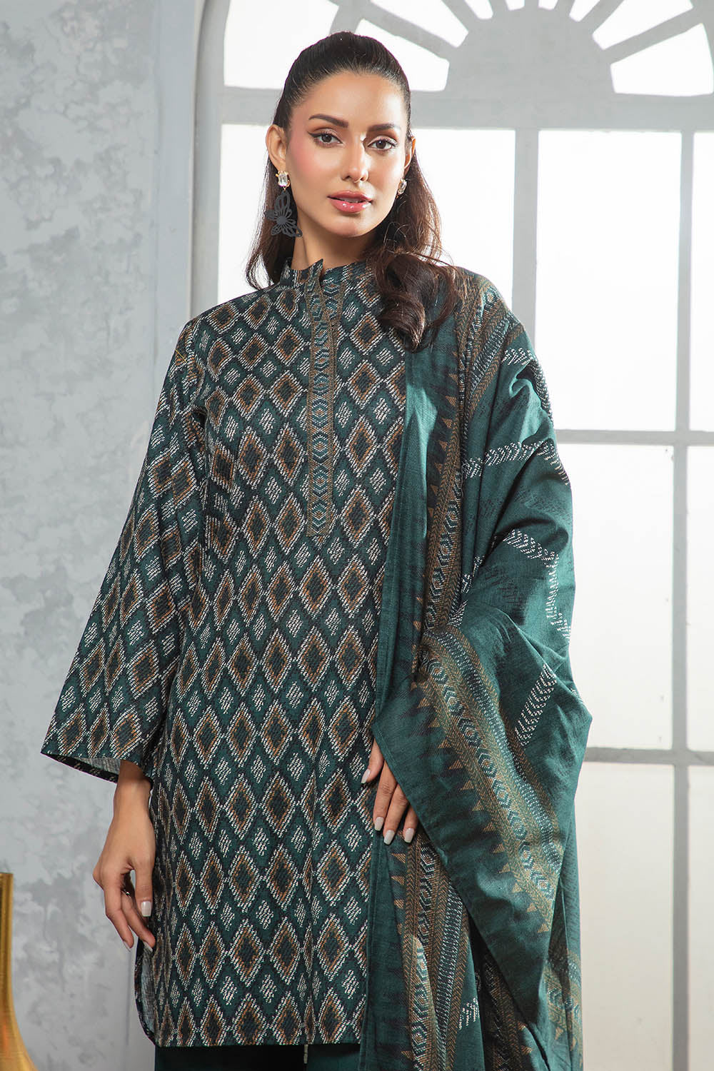 3 Piece Khaddar Suit with Dupatta - Image 6
