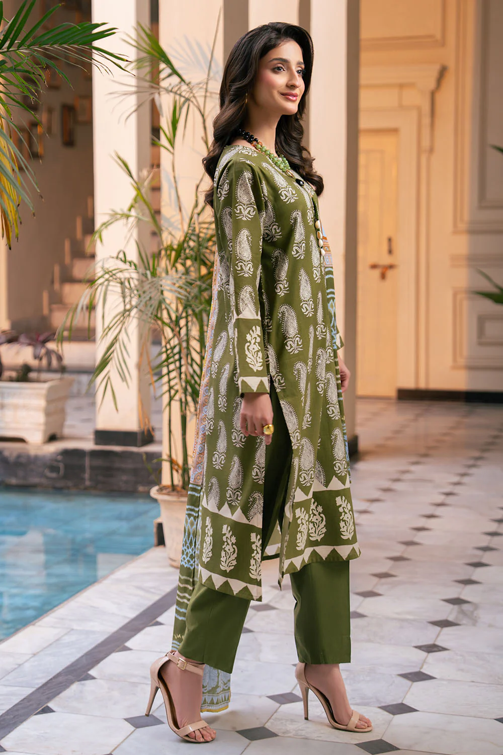 3 Piece Printed Cross Hatch Suit with Lawn Dupatta - Image 3