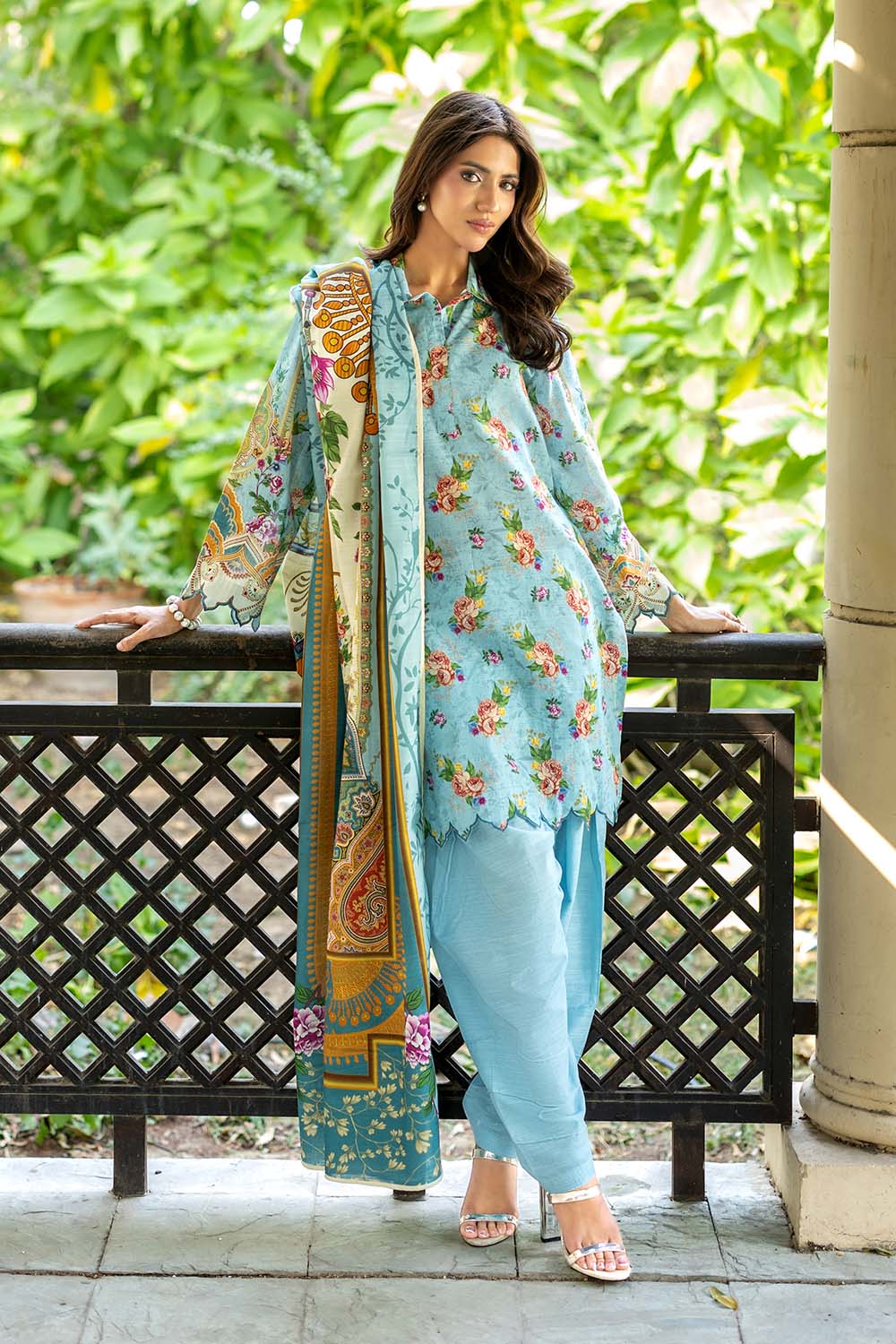3 Piece Printed Khaddar Suit - Image 3