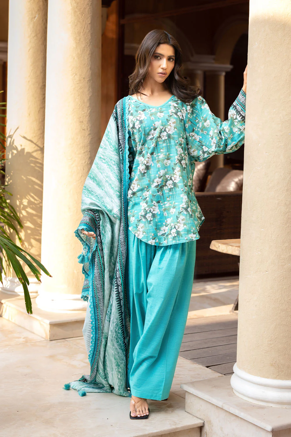 3 Piece Printed Khaddar Suit - Image 3