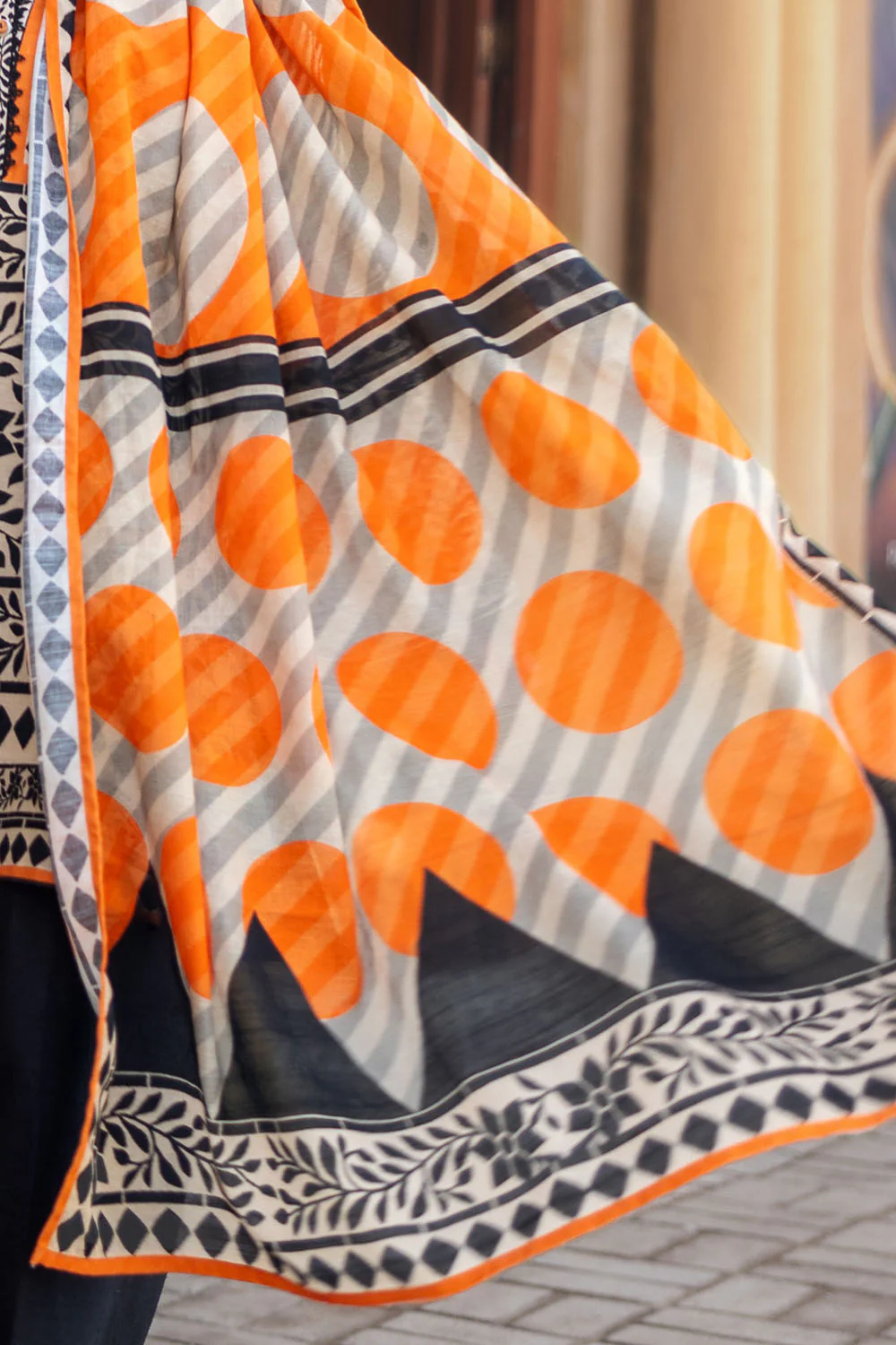 3 Piece Printed Khaddar Suit with Dupatta and Embroidered Trouser - Image 6