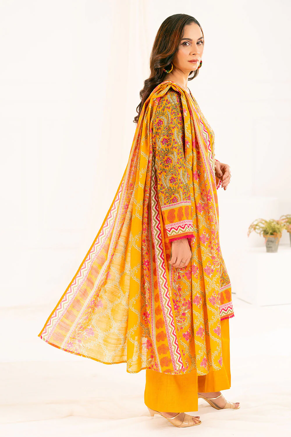 3 Piece Printed Khaddar Suit with Dupatta - Image 3