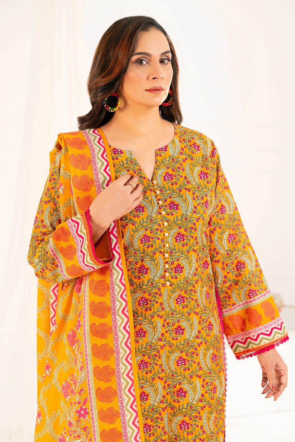 3 Piece Printed Khaddar Suit with Dupatta - Image 6
