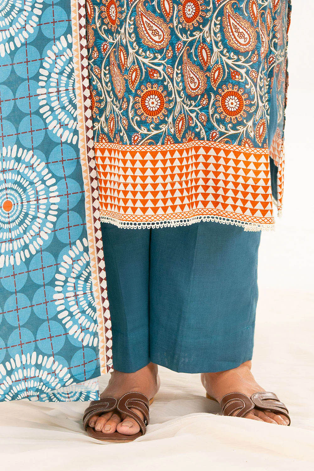 3 Piece Printed Khaddar Suit with Dupatta - Image 4