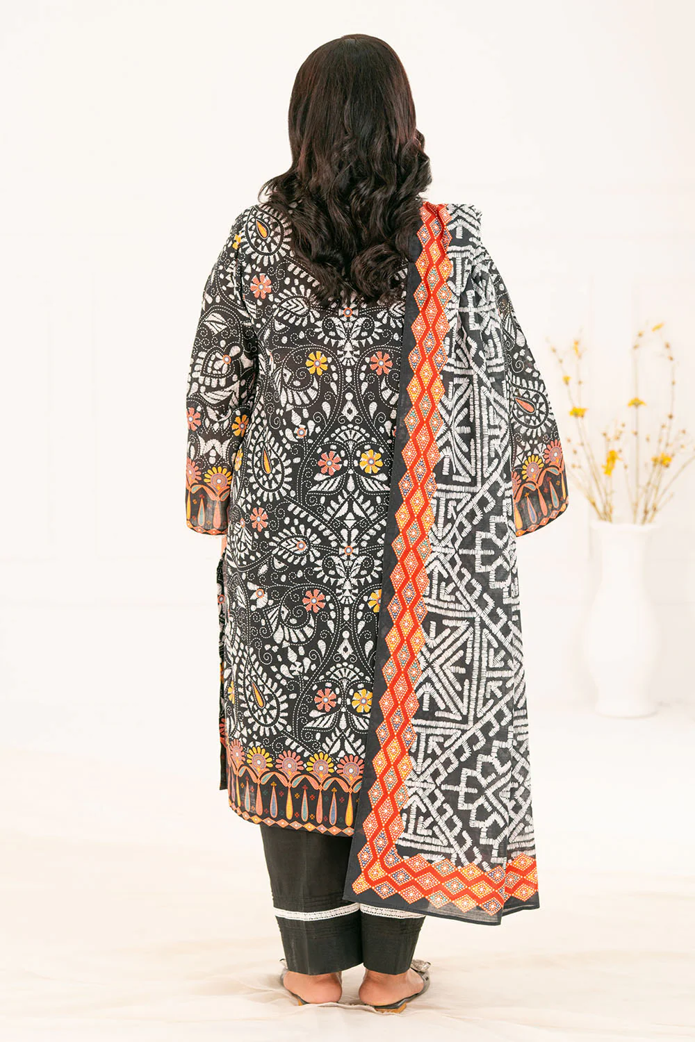3 Piece Printed Khaddar Suit with Dupatta - Image 4