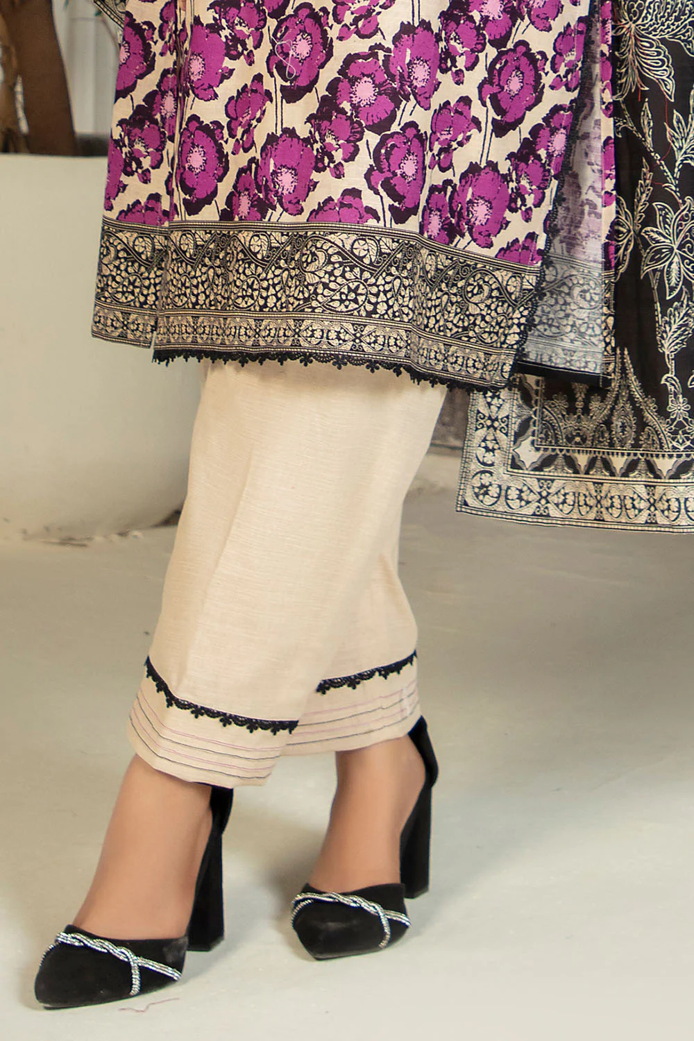 3 Piece Printed Khaddar Suit with Dupatta - Image 4