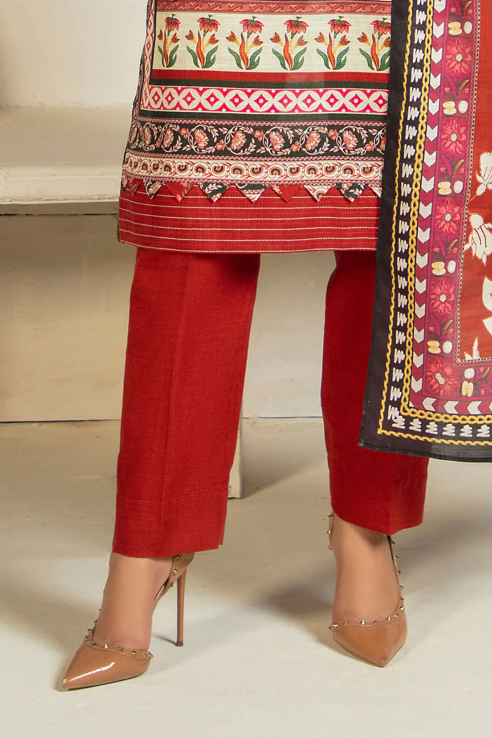 3 Piece Printed Khaddar Suit with Dupatta - Image 5