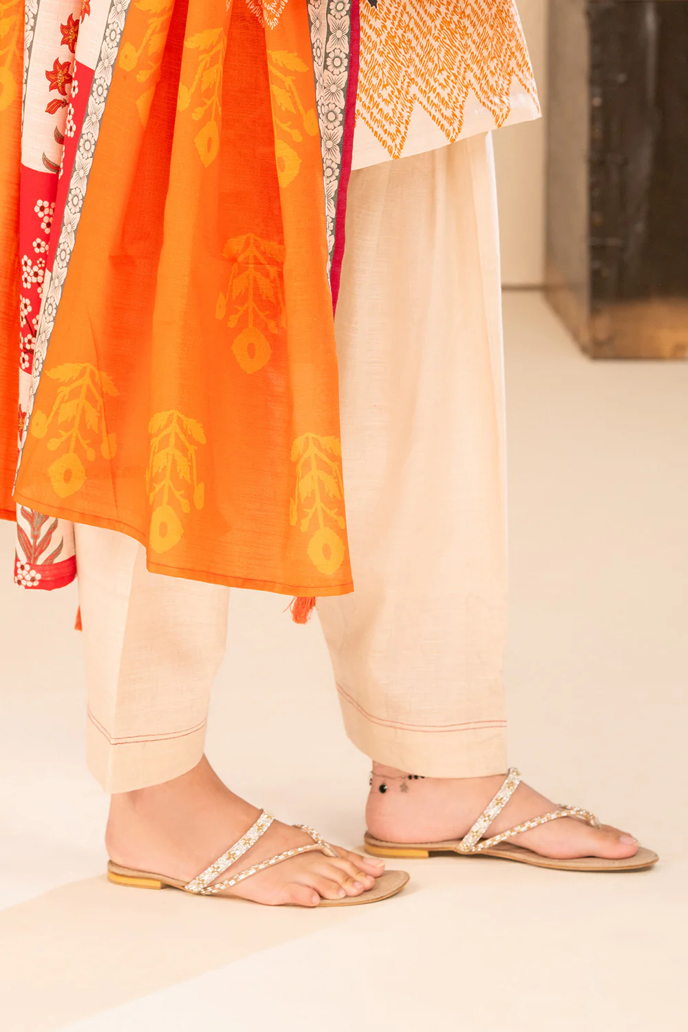 3 Piece Printed Khaddar Suit with Dupatta - Image 5