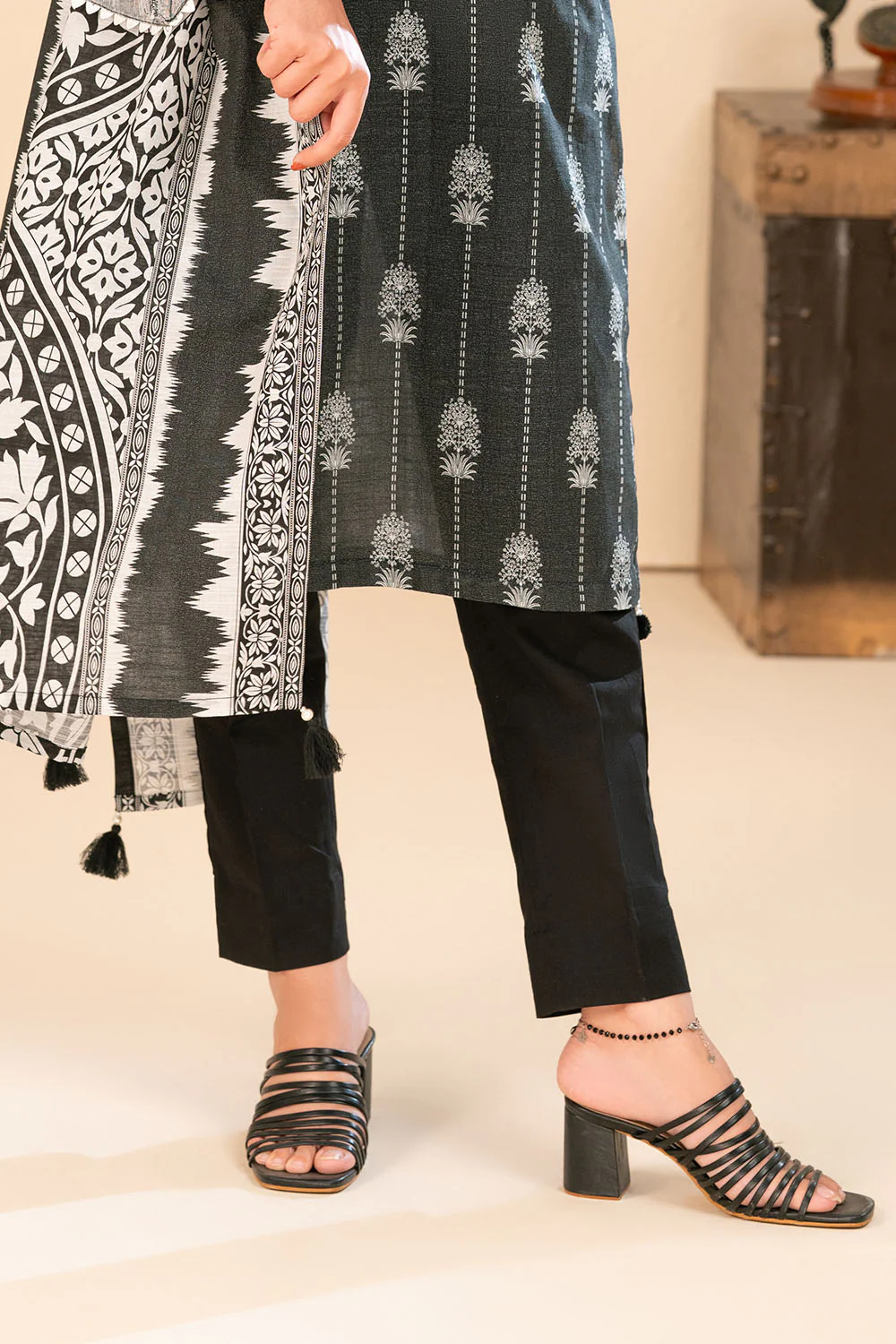 3 Piece Printed Khaddar Suit with Dupatta - Image 5