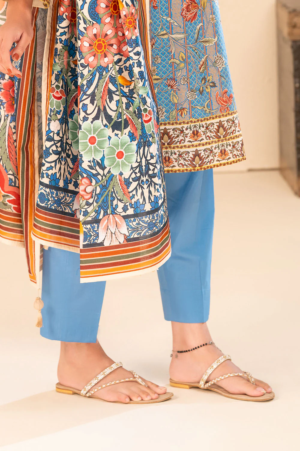 3 Piece Printed Khaddar Suit with Dupatta - Image 5