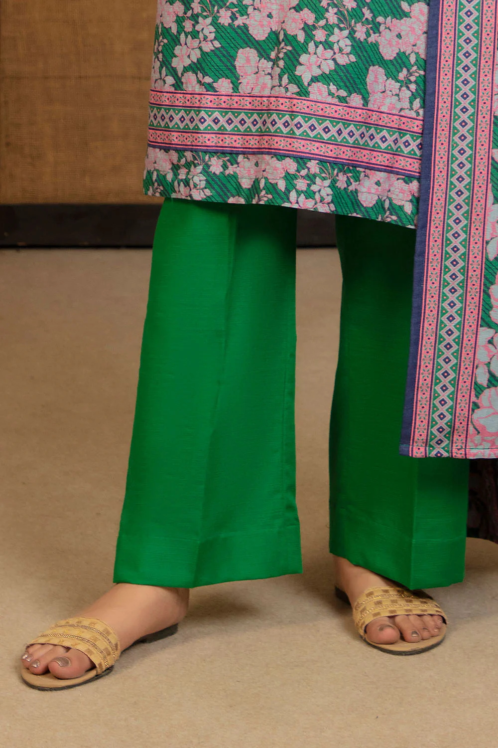3 Piece Printed Khaddar Suit with Dupatta - Image 5