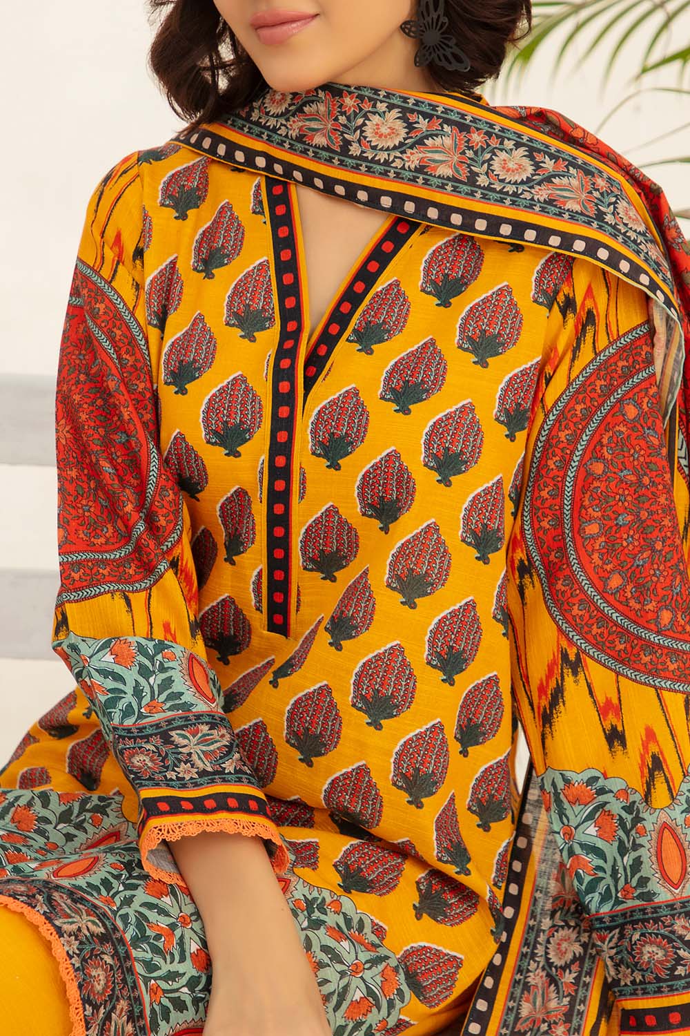 3 Piece Printed Khaddar Suit with Zari Cotton Dupatta - Image 2