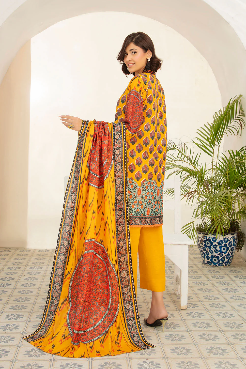 3 Piece Printed Khaddar Suit with Zari Cotton Dupatta - Image 5