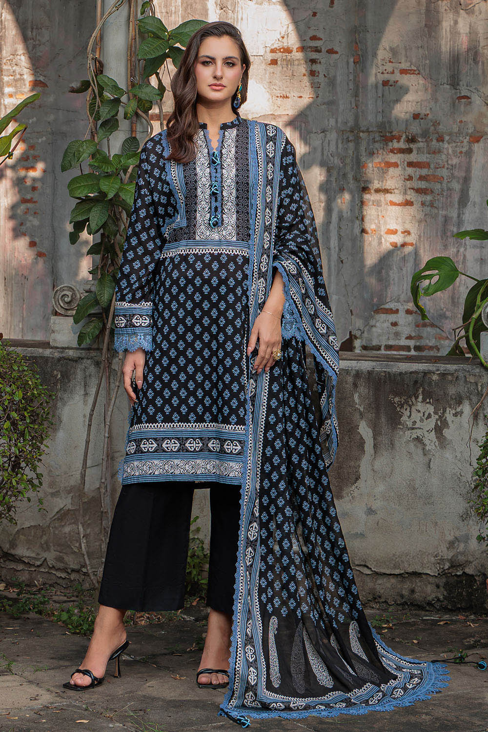 3 Piece Printed Lawn Suit - Image 3